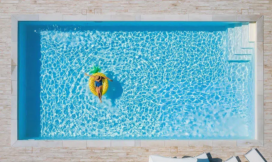 Manufacturer illustration of a pool with light blue water
