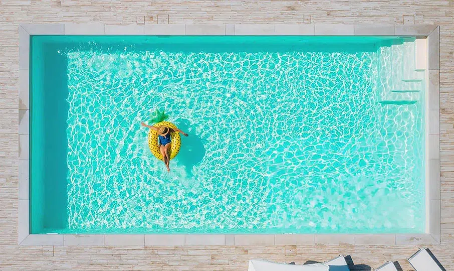 Manufacturer illustration of a pool with turquoise water